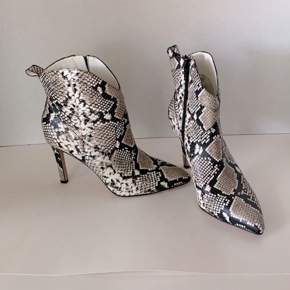 Gianni Bini Shoes - NWT Gianni Bini ankle snake skin leather boots, size 5.5,  3.5” heel